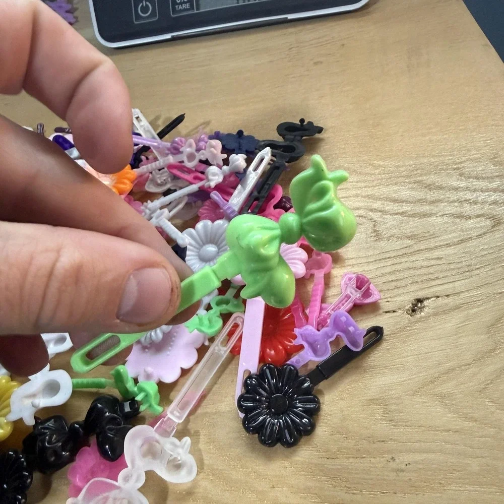 80's 90's Plastic Hair Clips Barrettes Vintage Flowers Bows Lot of ~100